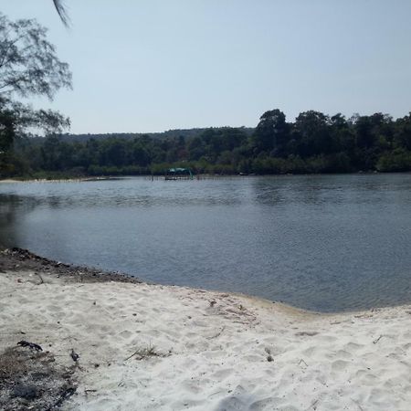 Sandbank Restaurant & Camping Koh Rong Kaoh Touch Buitenkant foto
