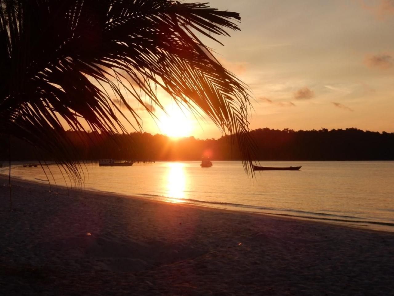 Sandbank Restaurant & Camping Koh Rong Kaoh Touch Buitenkant foto