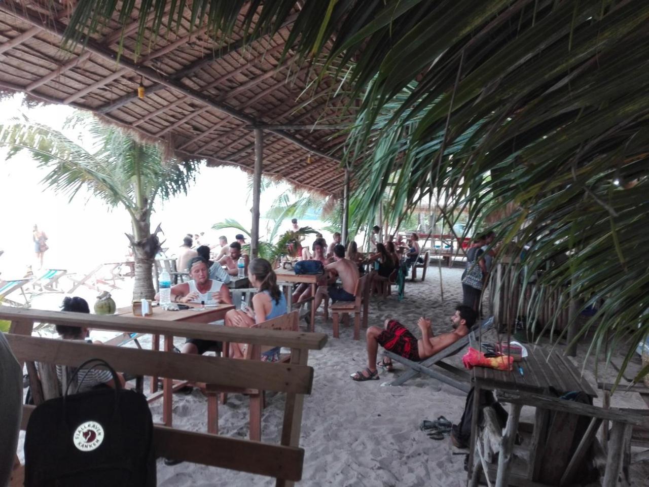 Sandbank Restaurant & Camping Koh Rong Kaoh Touch Buitenkant foto