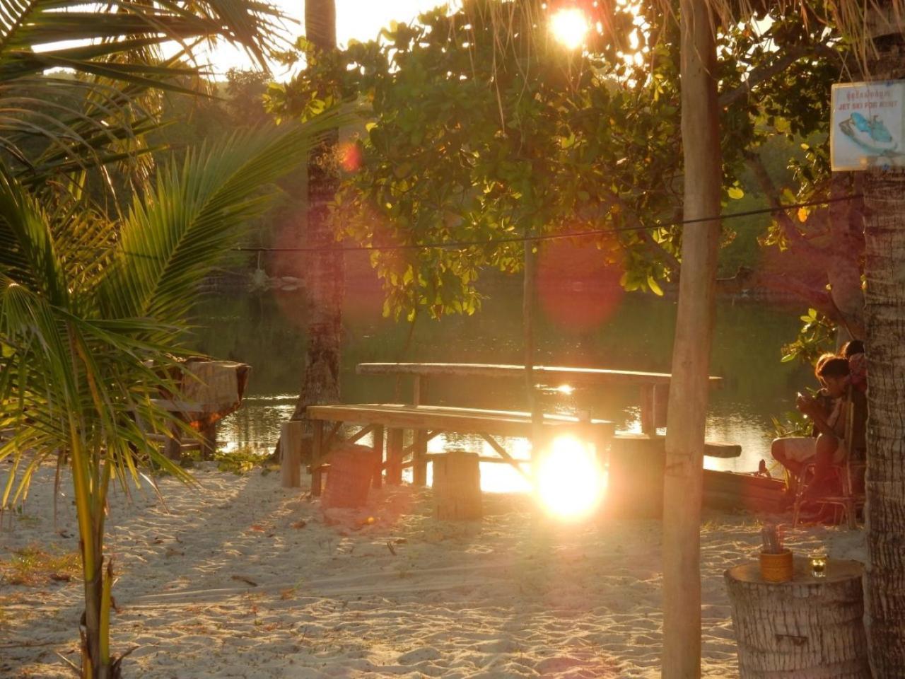 Sandbank Restaurant & Camping Koh Rong Kaoh Touch Buitenkant foto