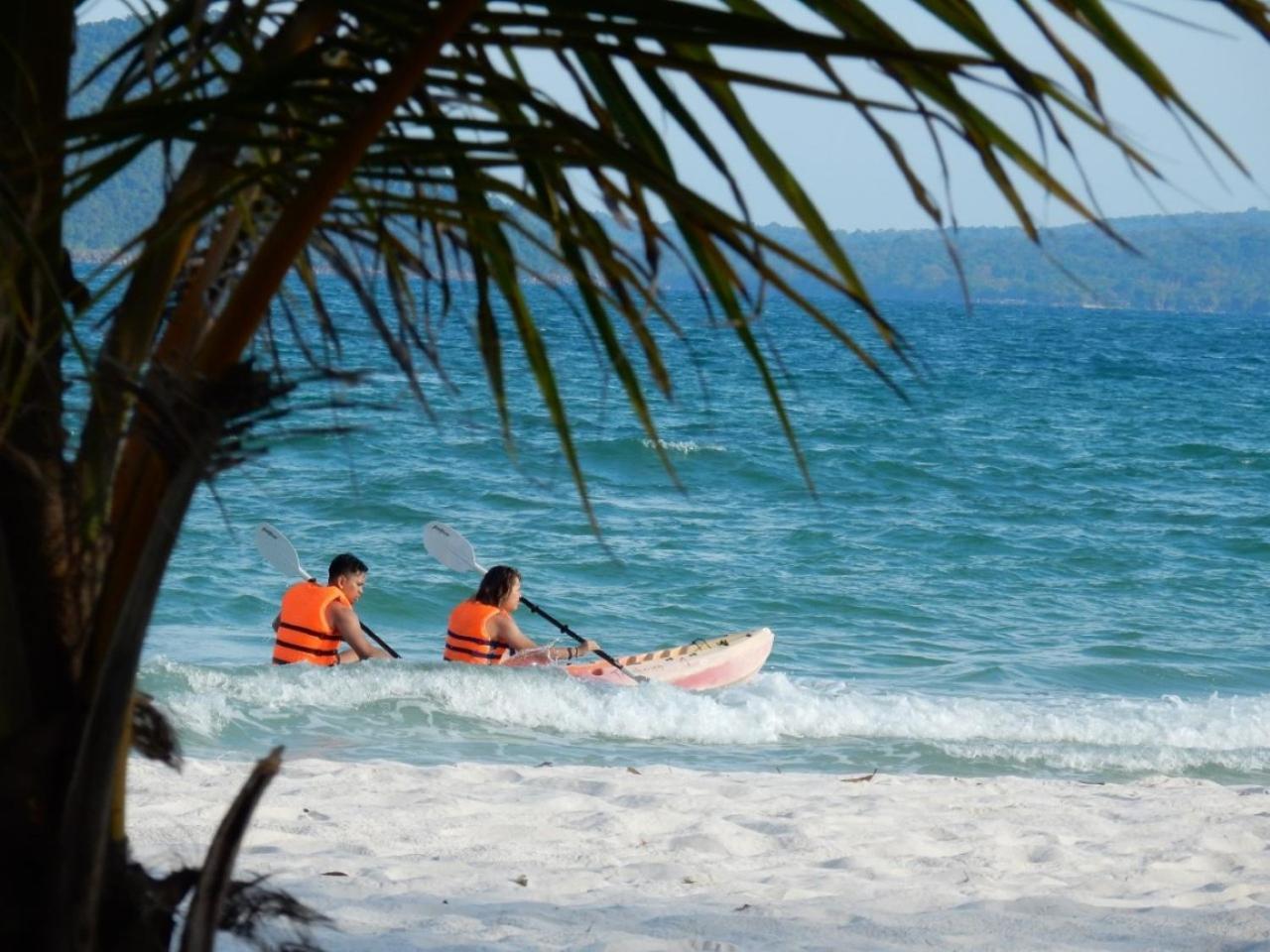 Sandbank Restaurant & Camping Koh Rong Kaoh Touch Buitenkant foto