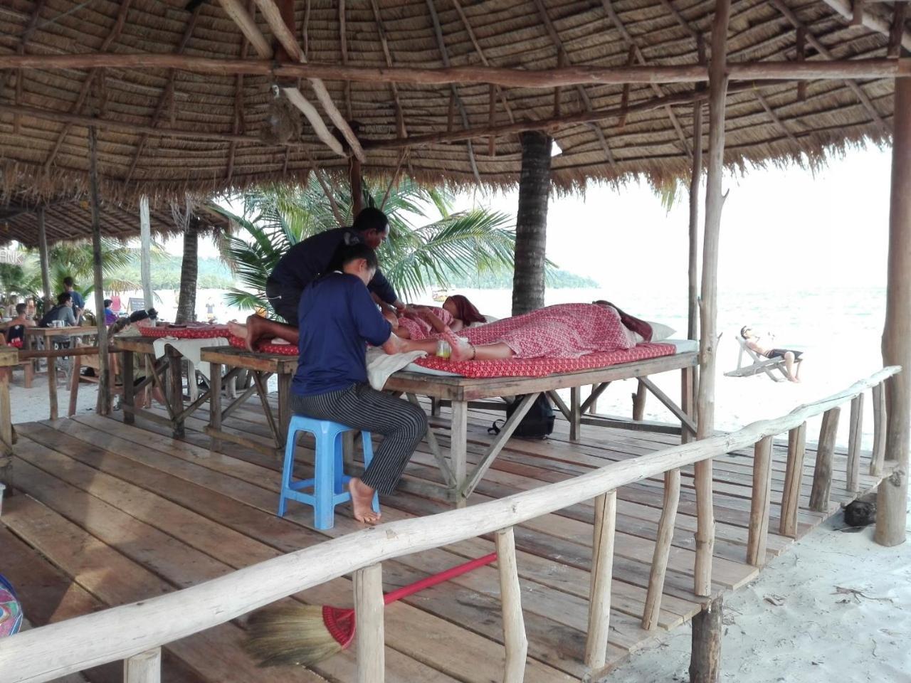 Sandbank Restaurant & Camping Koh Rong Kaoh Touch Buitenkant foto
