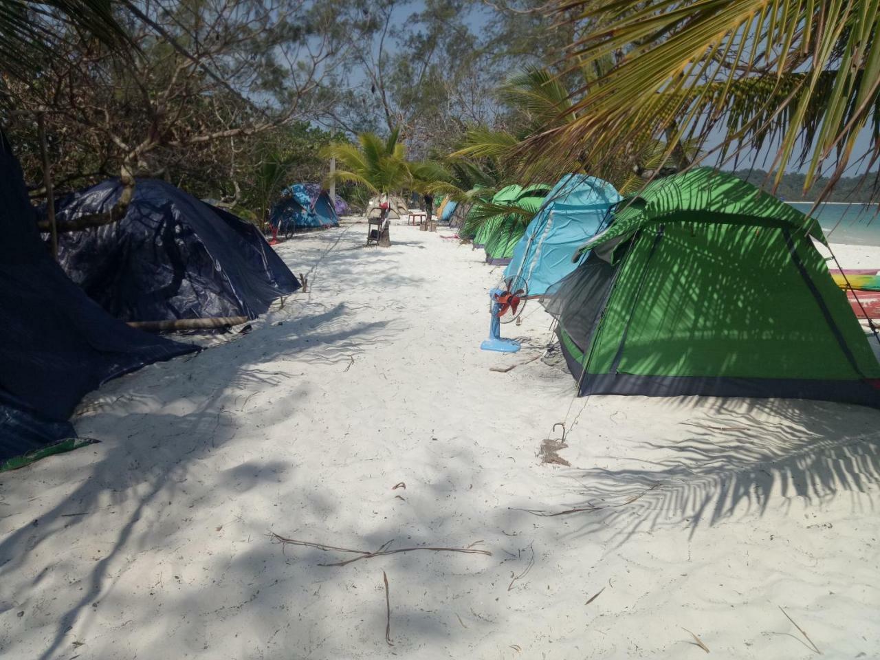 Sandbank Restaurant & Camping Koh Rong Kaoh Touch Buitenkant foto
