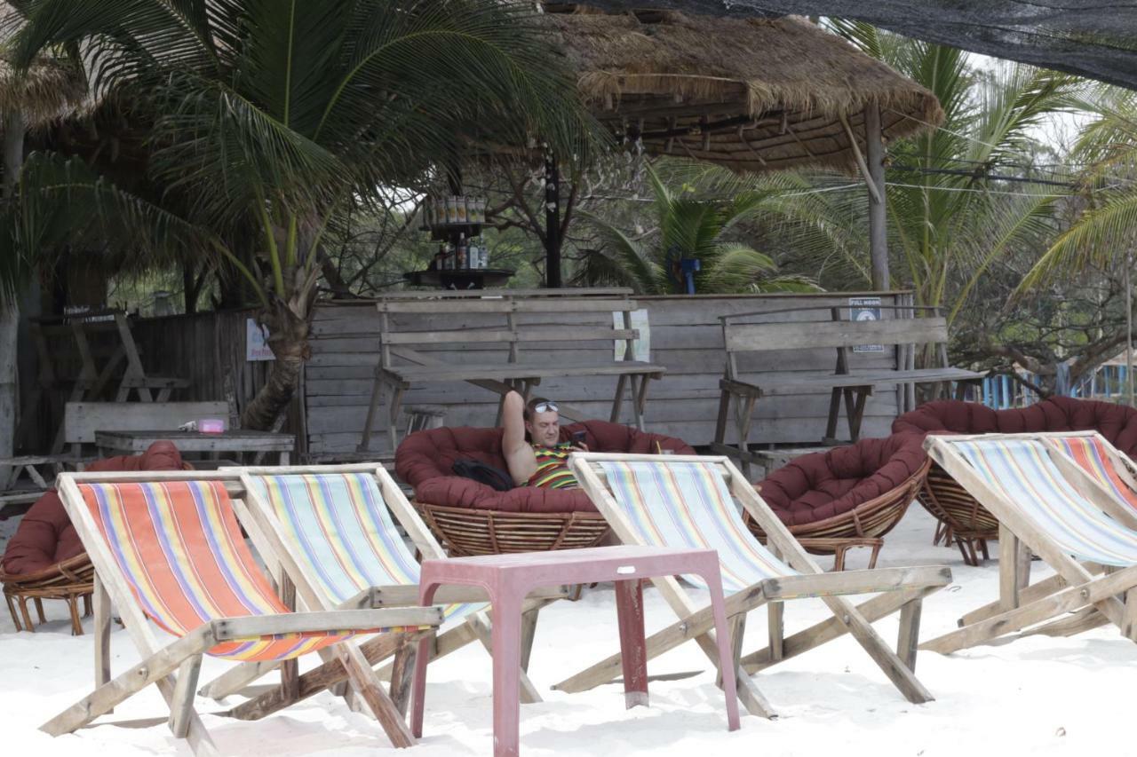 Sandbank Restaurant & Camping Koh Rong Kaoh Touch Buitenkant foto